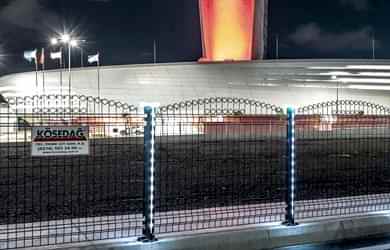 Türkische Signatur auf dem weltweit ersten und einzigen Solarzaunsystem!